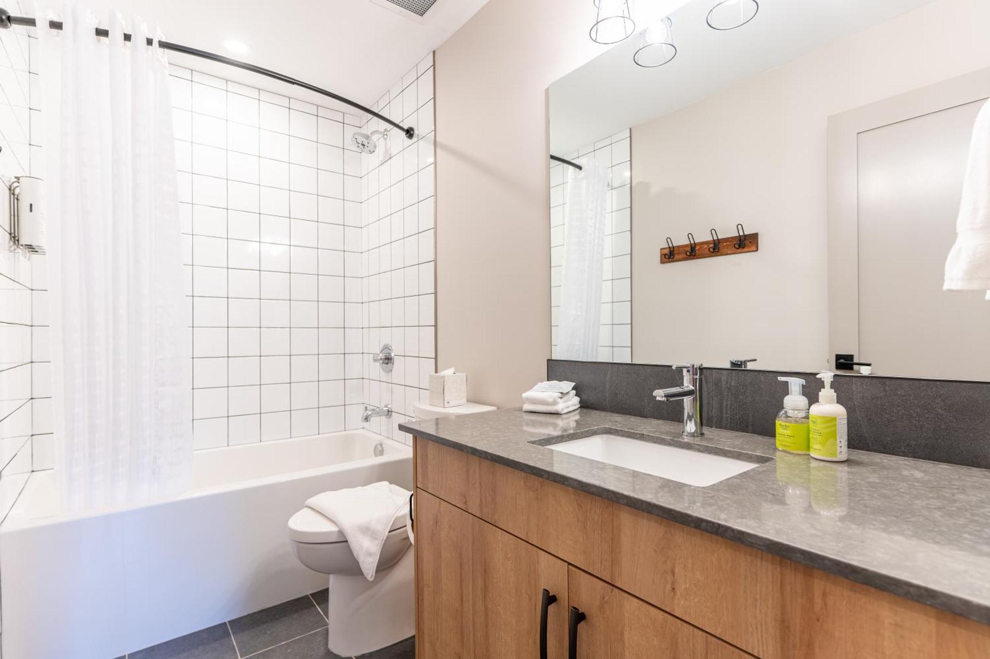 Basecamp Suites Revelstoke Chambre photo