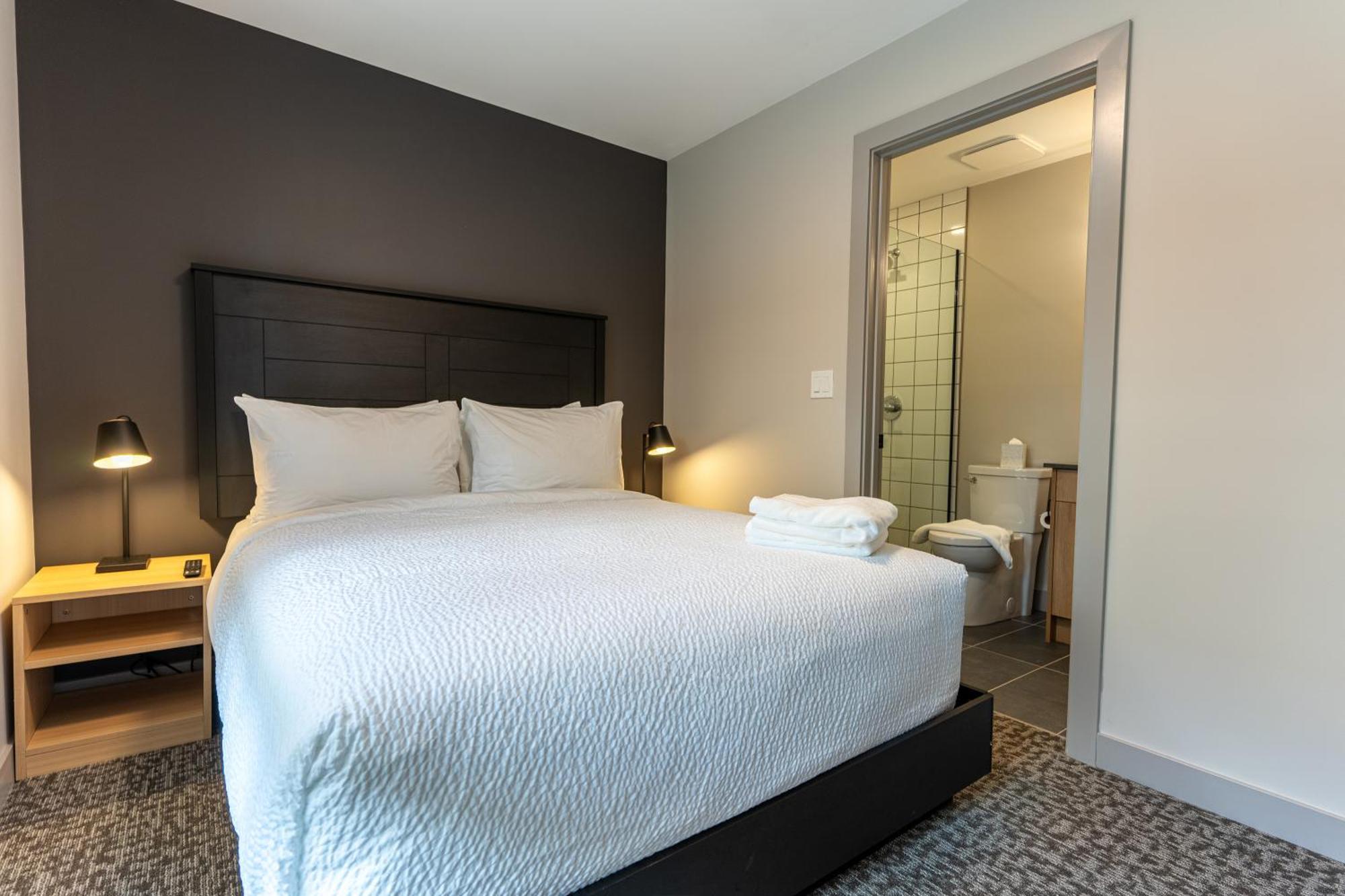 Basecamp Suites Revelstoke Extérieur photo