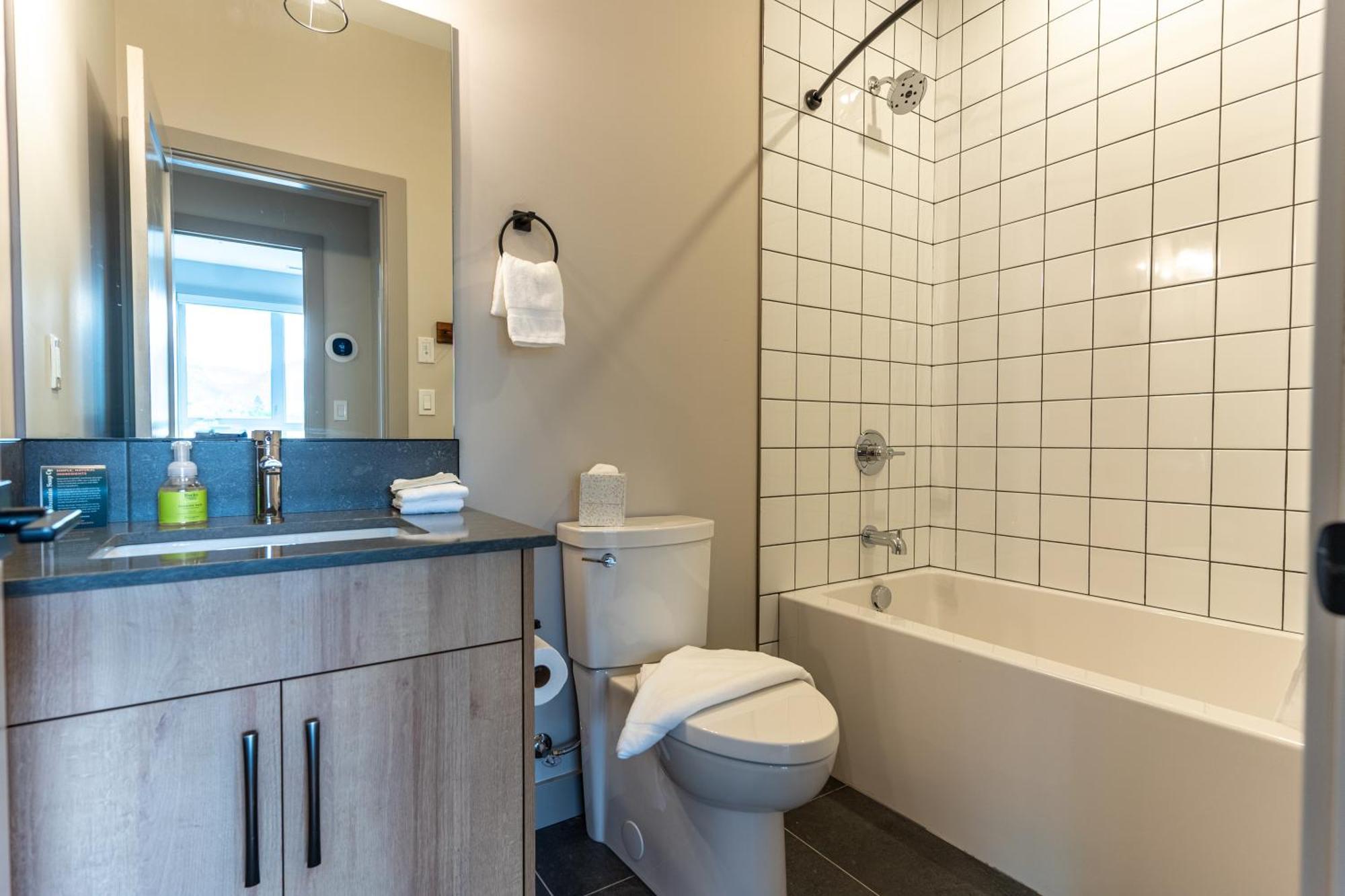 Basecamp Suites Revelstoke Chambre photo